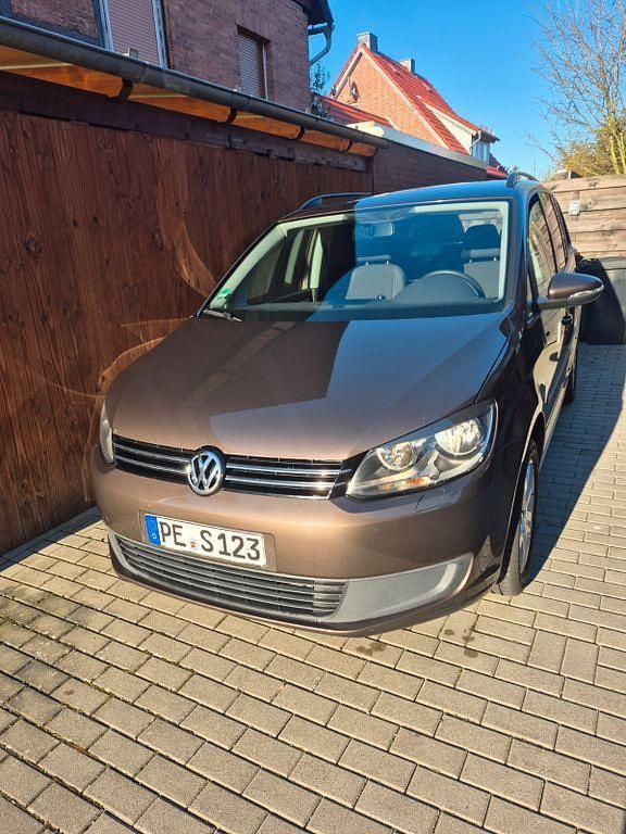 Gebraucht VW Touran Trendline 105 PS (77 kW) 2012 Braun Van / Kleinbus