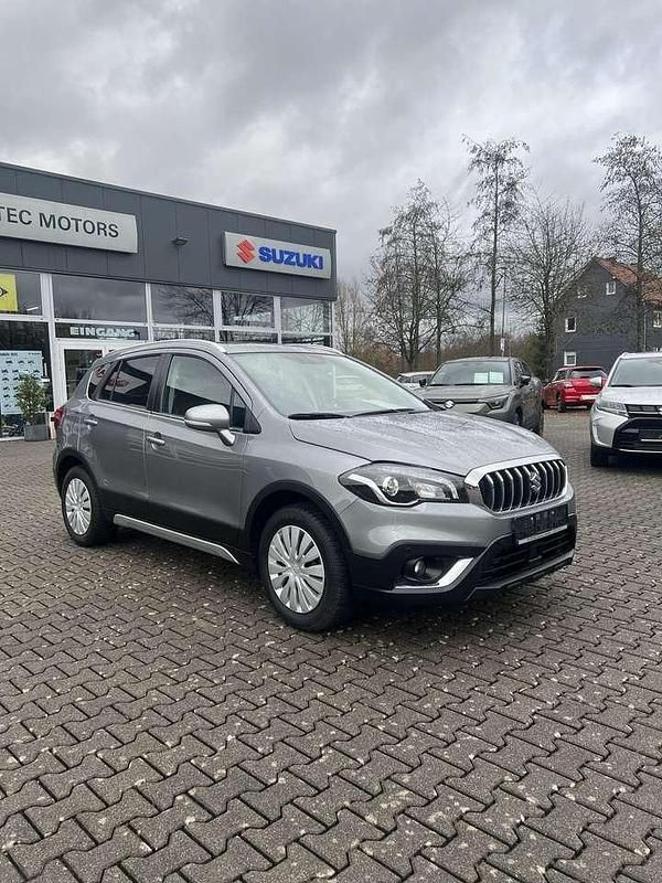 Gebraucht Suzuki SX4 Comfort+ 140 PS (102 kW) 2020 Grau Limousine