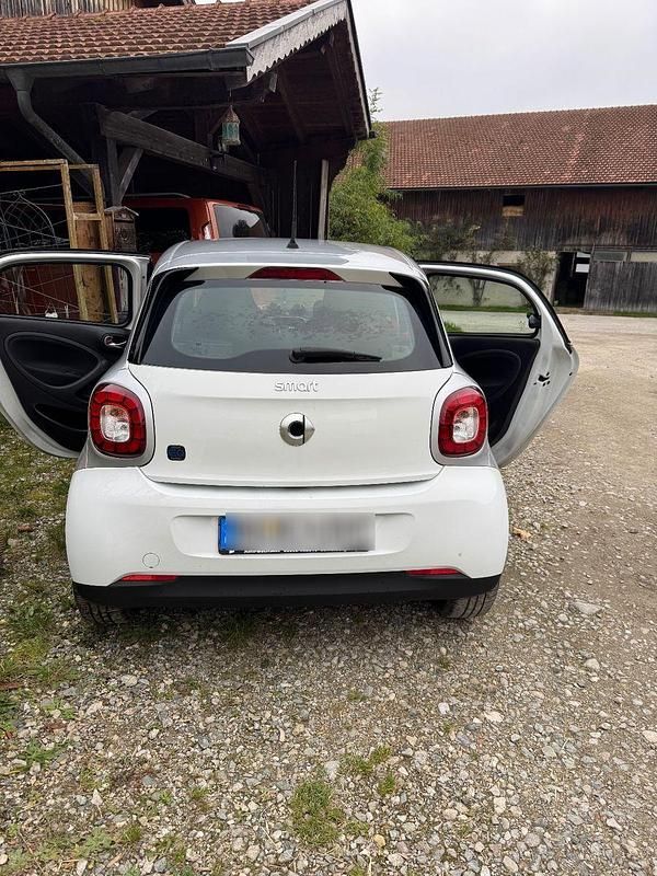 Gebraucht Smart ForFour Electric Drive 60 kW (82 PS) 2018 Weiß Kleinwagen