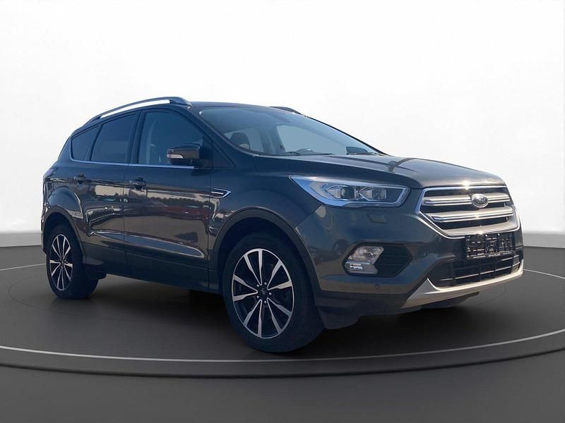 Gebraucht Ford Kuga Titanium 242 PS (177 kW) 2018 Grau SUV
