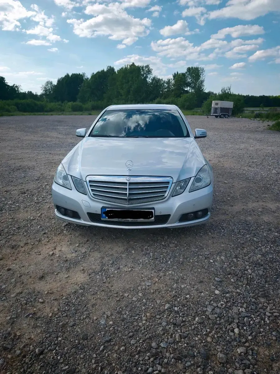 Gebraucht Mercedes E220 170 PS (125 kW) 2009 Silber Limousine
