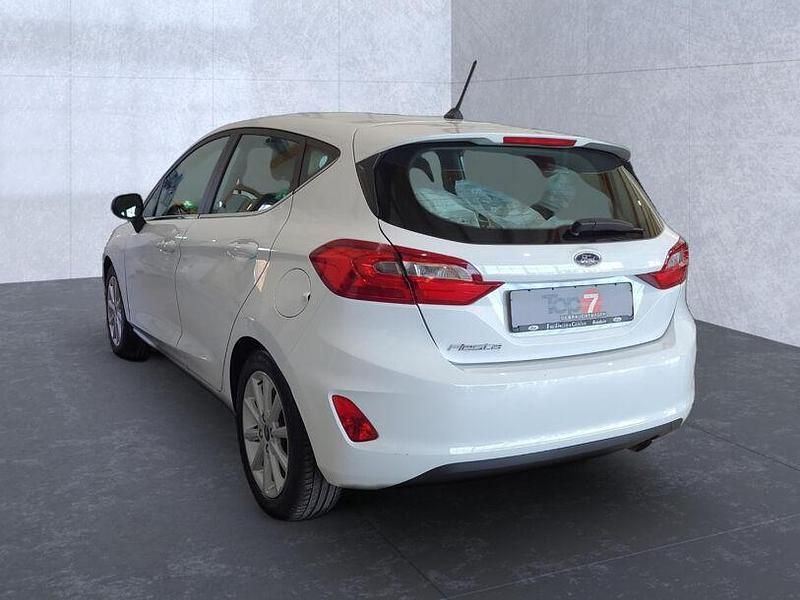 Gebraucht Ford Fiesta Titanium 125 PS (91 kW) 2018 Frostweiß Kleinwagen