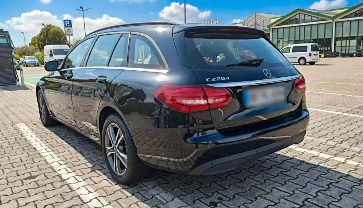 Gebraucht Mercedes C220 170 PS (125 kW) 2017 Schwarz Kombi