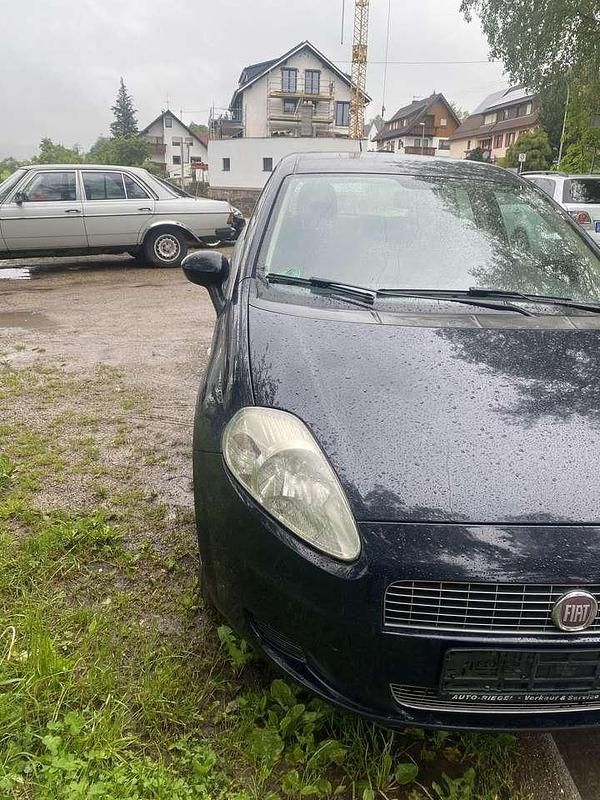 Blau Gebraucht 2009 Fiat Grande Punto Dynamic Kleinwagen | 1.390 € (Fairer Preis) - Bild 1/4