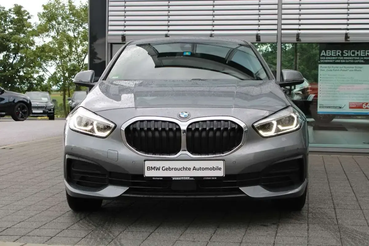 Gebraucht BMW 118 Advantage 136 PS (100 kW) 2023 Skyscraper grau metallic Kleinwagen