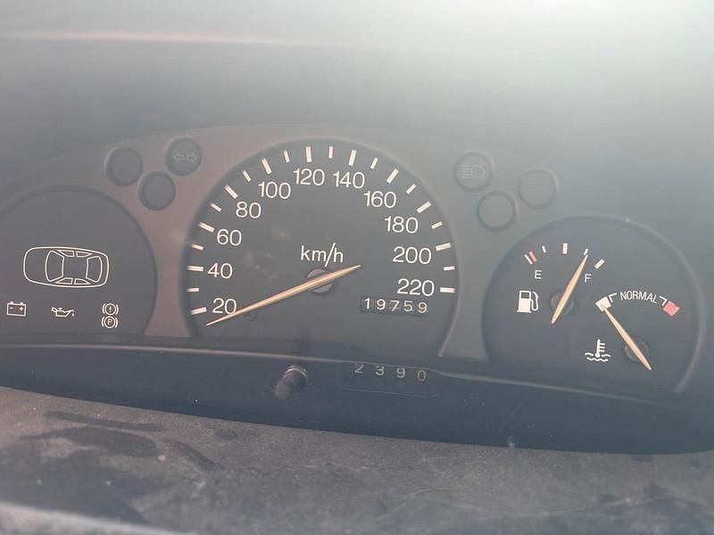 Rot Gebraucht 1998 Ford Fiesta Kleinwagen | 200 € (Superpreis) - Bild 1/4