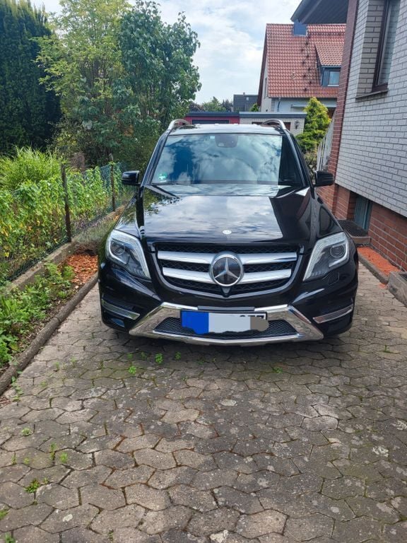 Schwarz Gebraucht 2013 Mercedes GLK350 AMG SUV | 20.500 € (Fairer Preis) - Bild 1/2
