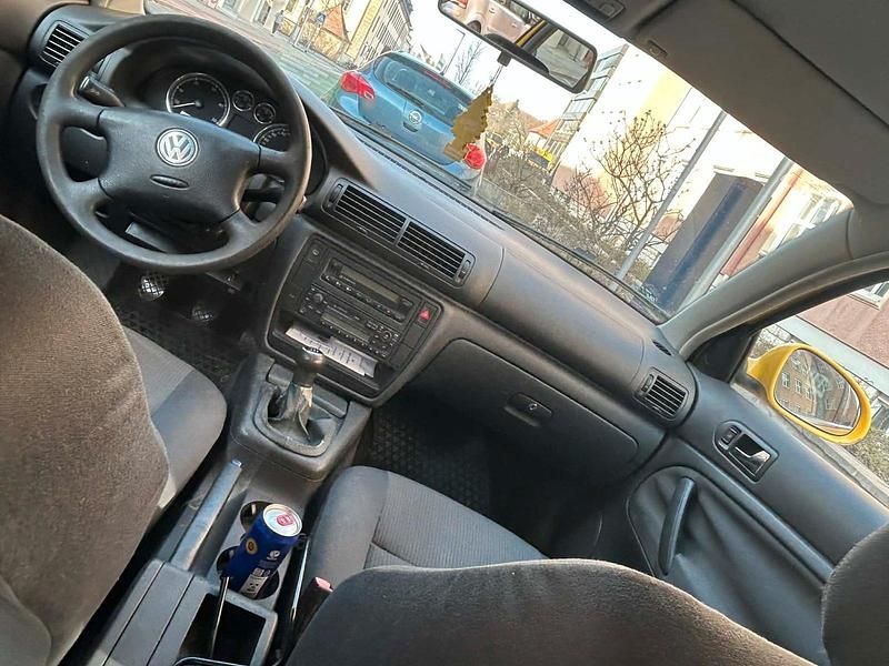 Gebraucht VW Passat 105 PS (77 kW) 2005 Orange Kombi