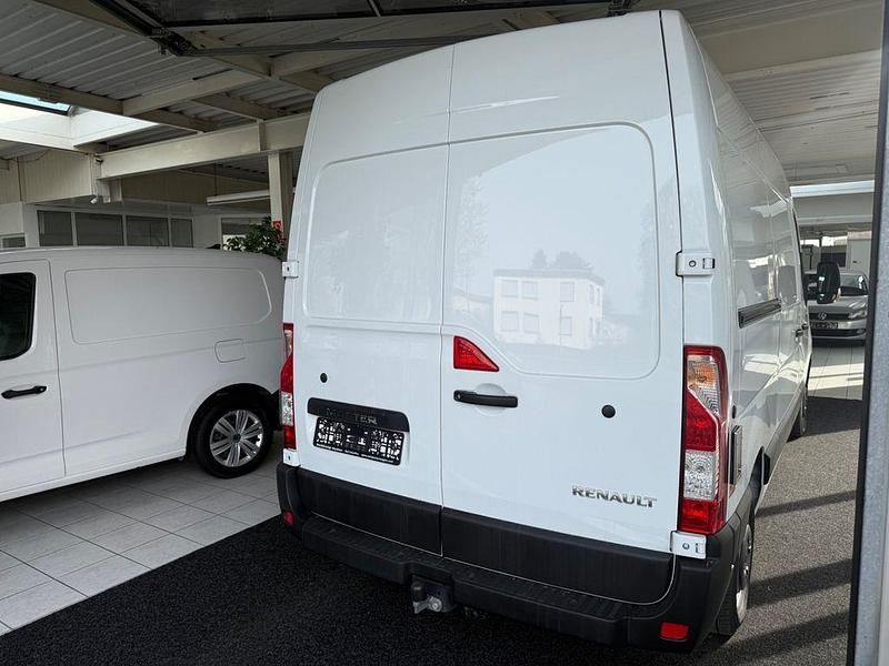 Second-hand Renault Master 150 CP (110 kW) 2021 Alb Monovolum