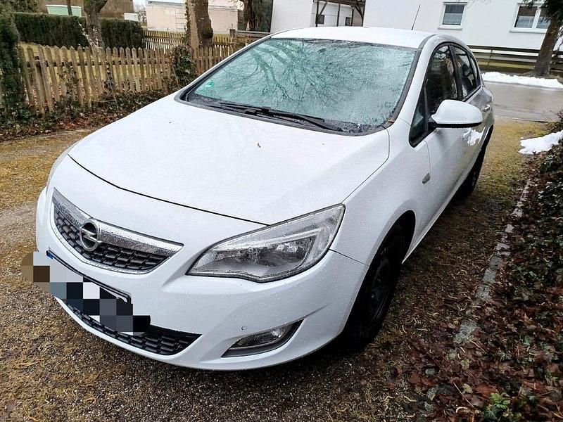 Gebraucht Opel Astra 120 PS (88 kW) 2010 Weiß Limousine