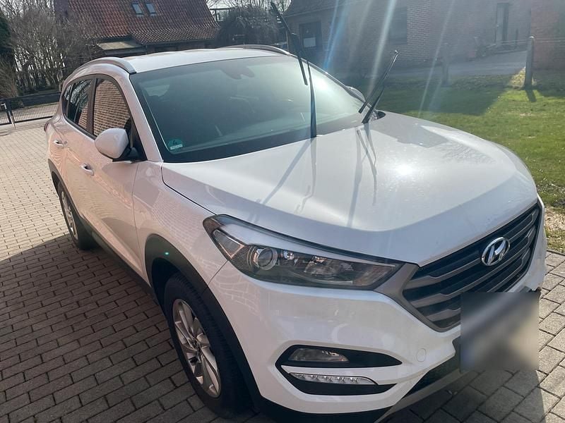 Gebraucht Hyundai Tucson 116 PS (85 kW) 2016 Weiß SUV