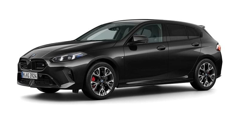 Schwarz Gebraucht 2025 BMW M135 Shadowline Kleinwagen | 45.402 € (Fairer Preis) - Bild 1/4