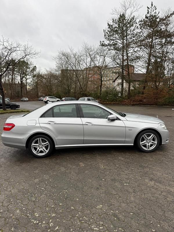 Gebraucht Mercedes E350 2010 Silber Limousine