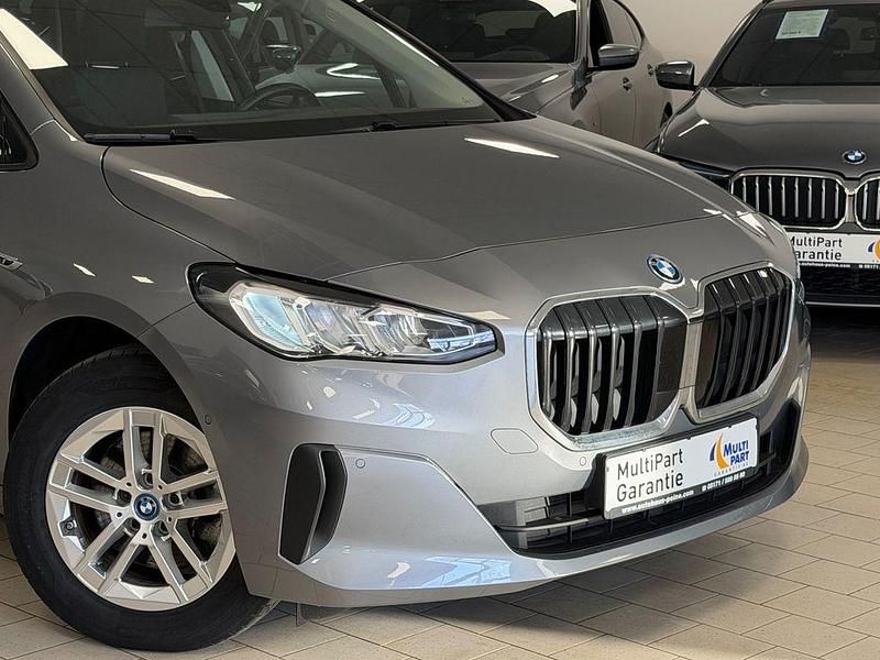Gebraucht BMW 225 136 PS (100 kW) 2022 Grau Van / Kleinbus