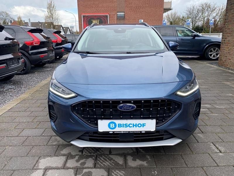 Second-hand Ford Focus Active 155 CP (114 kW) 2024 Albastru Berlinǎ