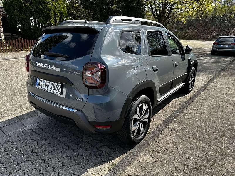 Gebraucht Dacia Duster Journey 150 PS (110 kW) 2023 Grau SUV