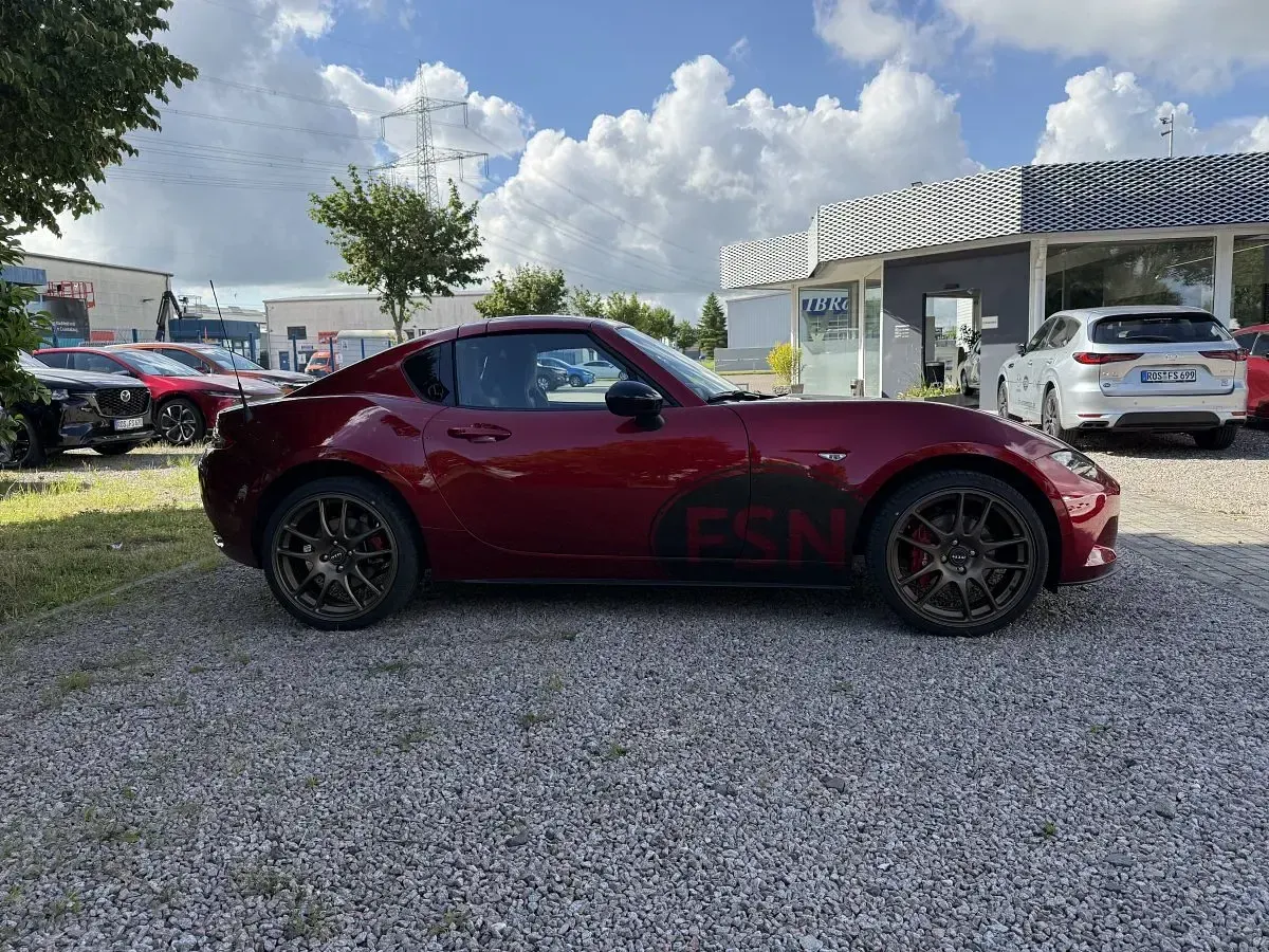 Neu Mazda MX5 Homura-Line 132 PS (97 kW) 2026 Soul red crystal m Cabrio