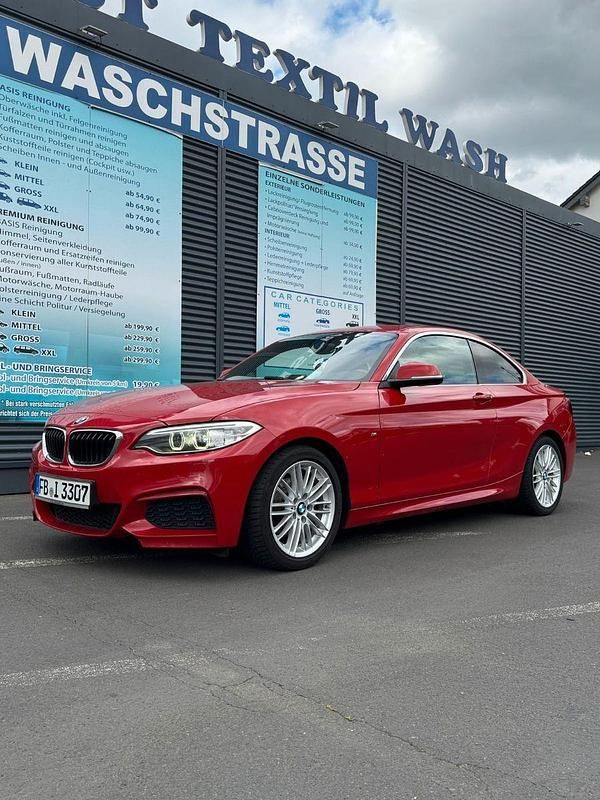 Rot Gebraucht 2016 BMW 218 M Sport Coupé | 15.600 € (Etwas zu teuer) - Bild 1/4