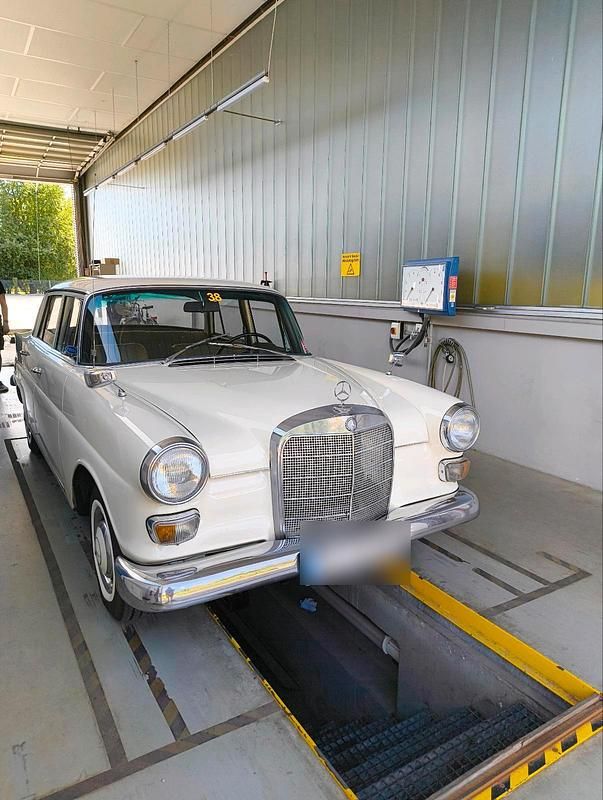 Gebraucht Mercedes 200 95 PS (69 kW) 1965 Weiß Limousine