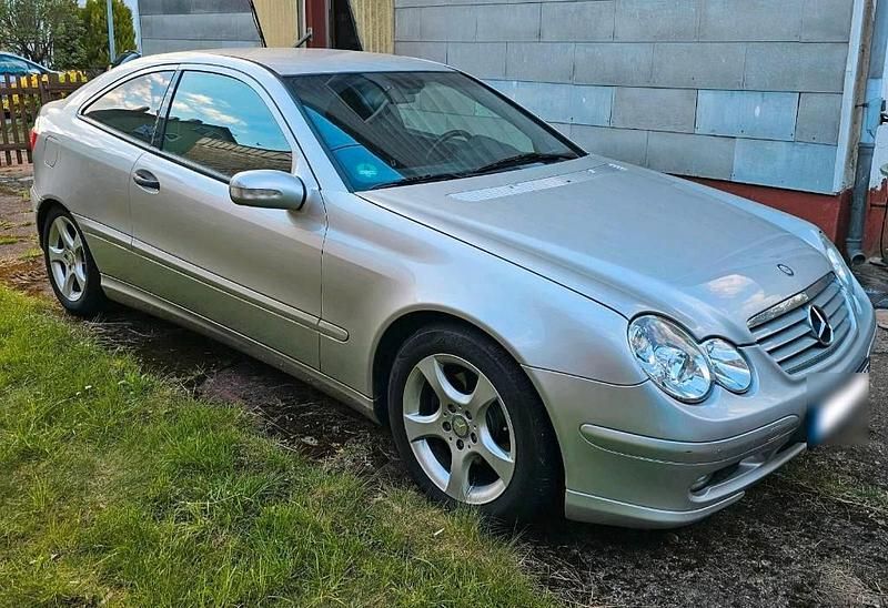 Gebraucht Mercedes C220 143 PS (105 kW) 2003 Grau Coupé