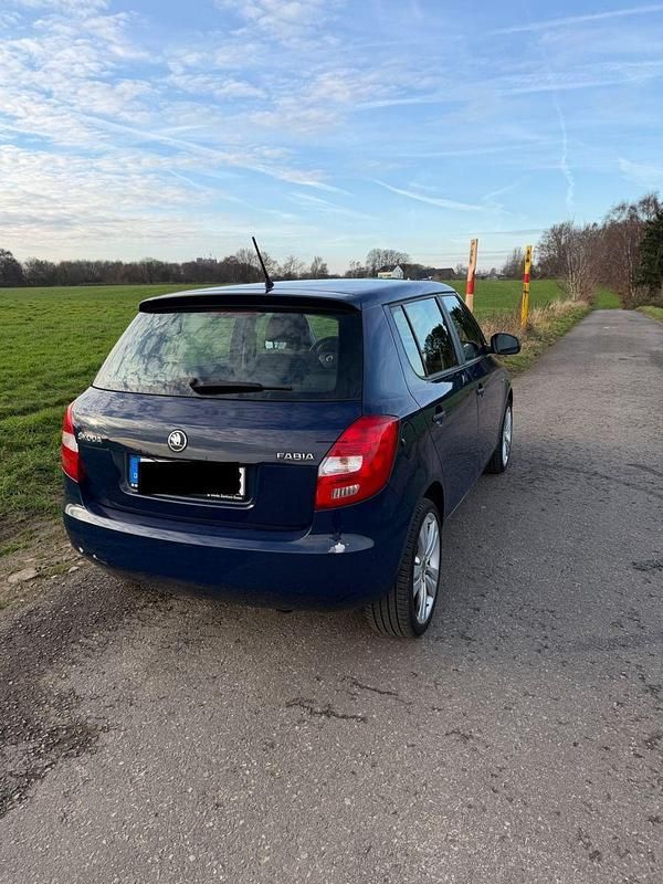 Gebraucht Skoda Fabia Active 86 PS (63 kW) 2014 Blau Kleinwagen