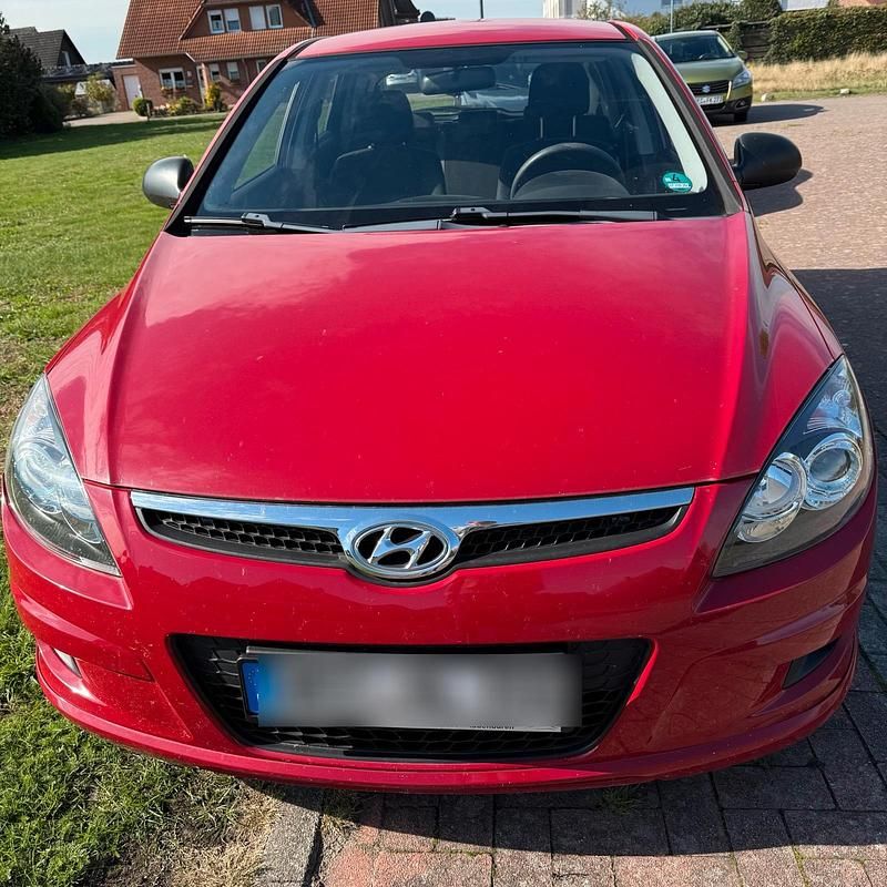 Rot Gebraucht 2010 Hyundai i30 Sport Kleinwagen | 2.800 € (Superpreis) - Bild 1/4
