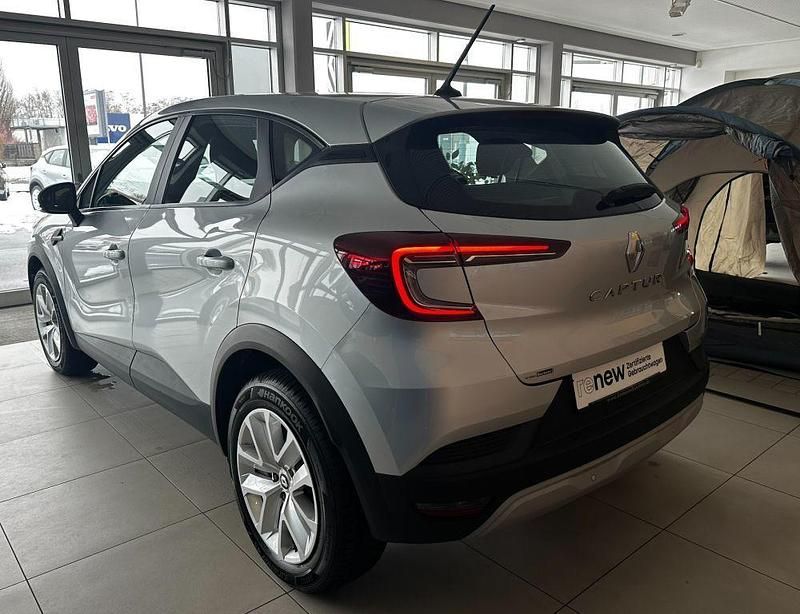 Second-hand Renault Captur Evolution 140 CP (102 kW) 2022 Gri SUV
