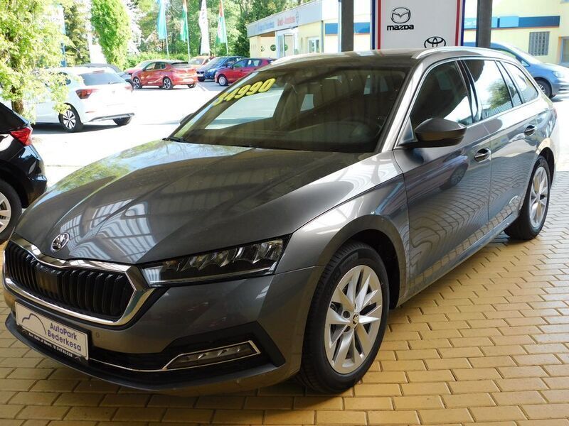 Blau Gebraucht 2024 Skoda Octavia Kombi | 28.470 € (Fairer Preis) - Bild 1/4