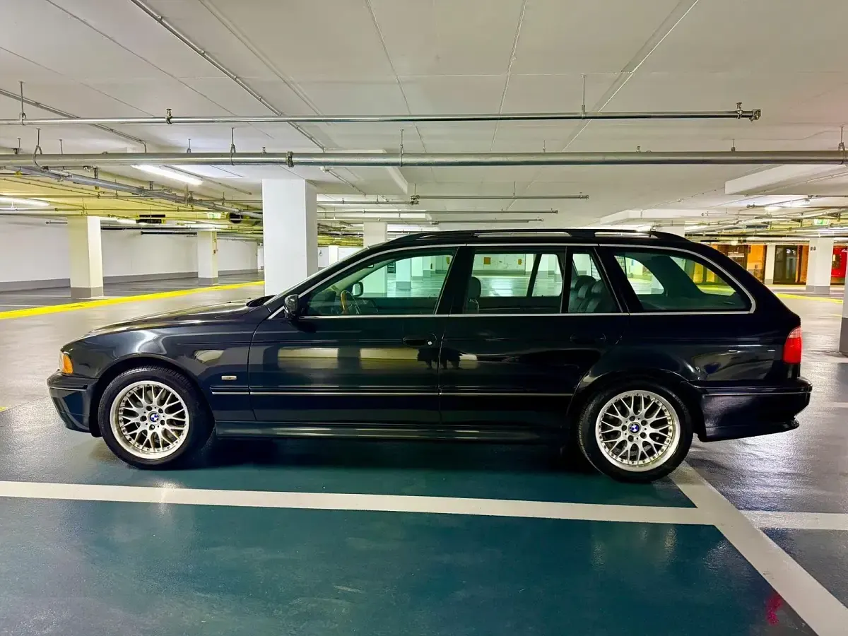 Gebraucht BMW 530 193 PS (141 kW) 2002 Schwarz Kombi