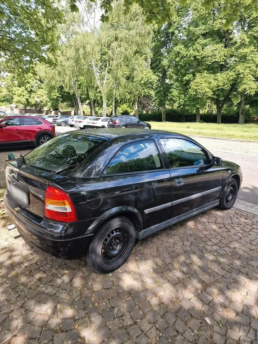 Gebraucht Opel Astra 75 PS (55 kW) 2000 Schwarz Coupé