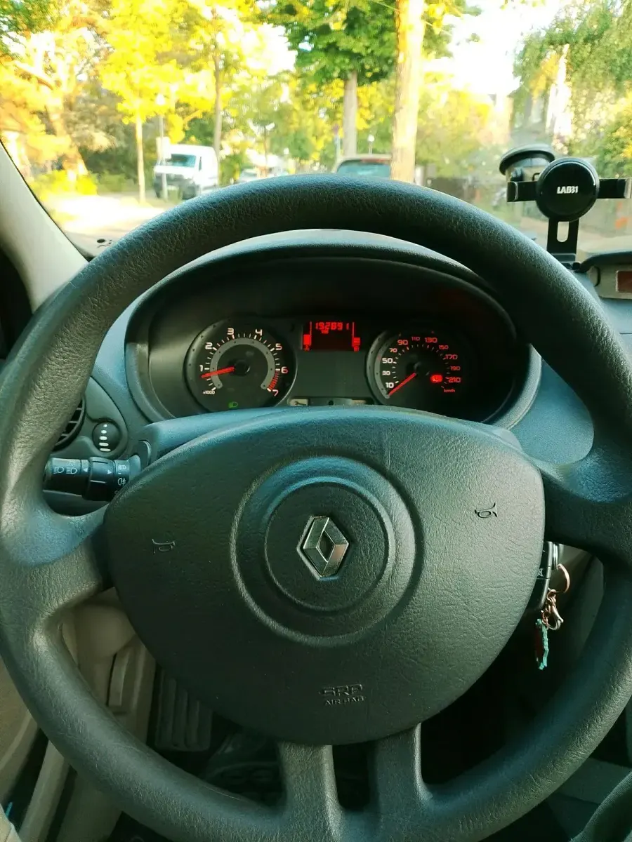 Używany Renault Clio II 75 KM (55 kW) 2006 Srebrny Hatchback
