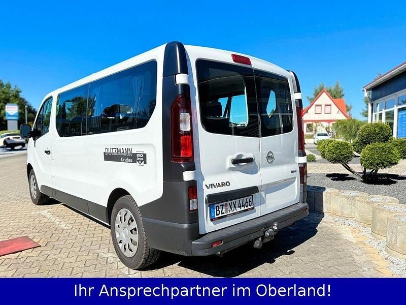 Gebraucht Opel Vivaro 121 PS (88 kW) 2019 Weiß Van / Kleinbus
