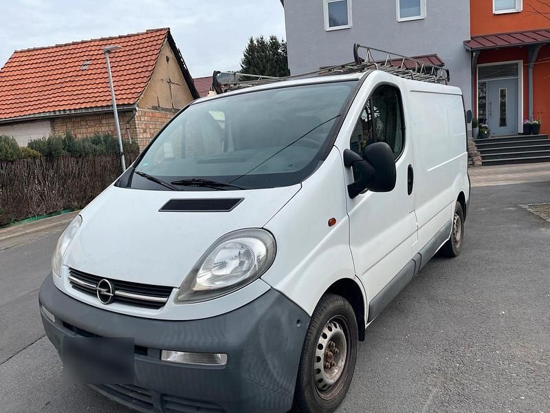 Gebraucht Opel Vivaro 81 PS (59 kW) 2005 Weiß Van / Kleinbus