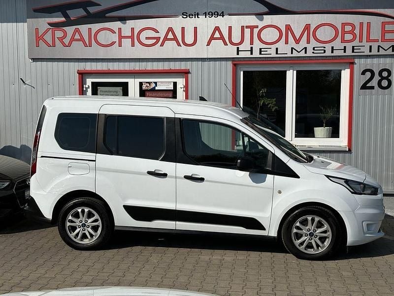 Gebraucht Ford Tourneo Connect 99 PS (72 kW) 2022 Weiß Van / Kleinbus