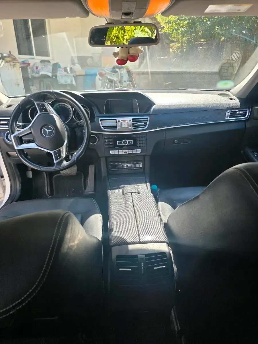 Gebraucht Mercedes E200 136 PS (100 kW) 2015 Weiß Limousine