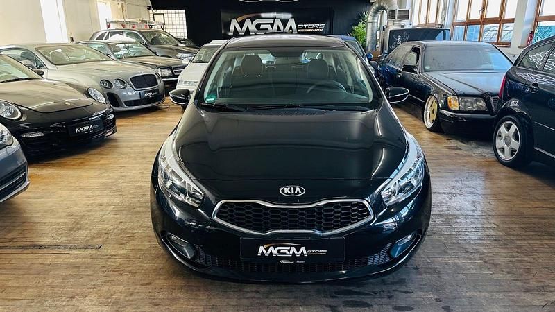 Usata Kia Ceed 99 CV (72 kW) 2014 Nero Utilitaria