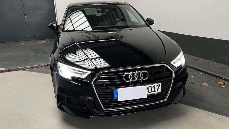 Schwarz Gebraucht 2019 Audi A3 Sportback Sport Kleinwagen | 15.800 € (Fairer Preis) - Bild 1/4