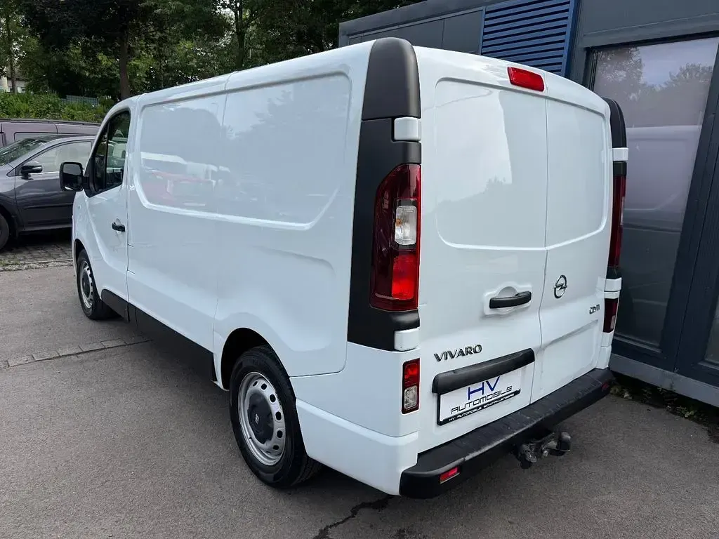 Gebraucht Opel Vivaro 116 PS (85 kW) 2015 Weiß Van / Kleinbus