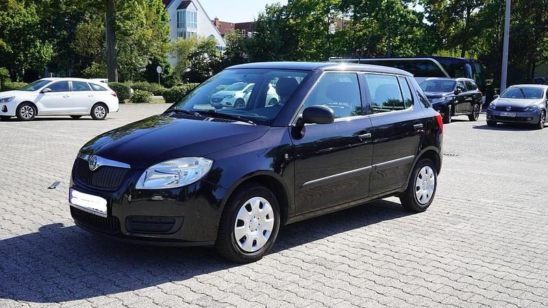 Schwarz Gebraucht 2010 Skoda Fabia Kleinwagen | 1.300 € (Guter Preis) - Bild 1/4