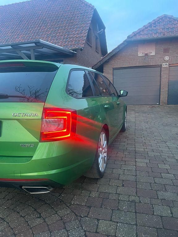 Gebraucht Skoda Octavia RS 184 PS (135 kW) 2015 Grün Kleinwagen