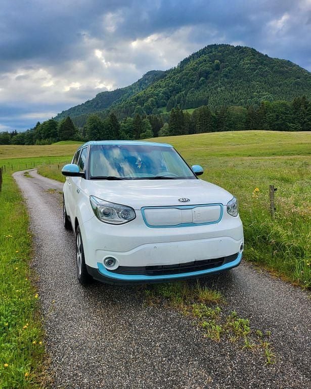 Weiß Gebraucht 2016 Kia Soul EV SUV | 6.900 € (Guter Preis) - Bild 1/4