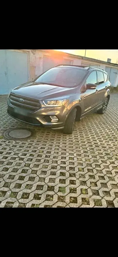 Gebraucht Ford Kuga ST-Line 150 PS (110 kW) 2019 Grau SUV