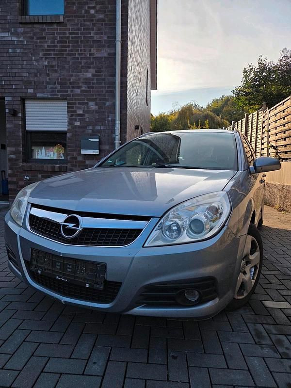Blau Gebraucht 2006 Opel Vectra Kombi | 2.300 € (Fairer Preis) - Bild 1/4