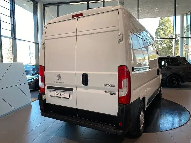 Gebraucht Peugeot Boxer 140 PS (102 kW) 2021 Weiß Van