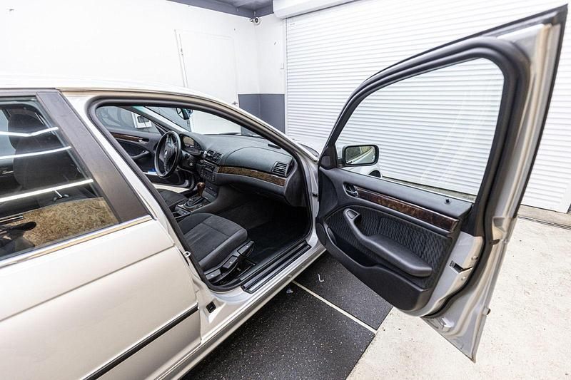 Second-hand BMW 320 150 CP (110 kW) 1998 Argintiu Berlinǎ