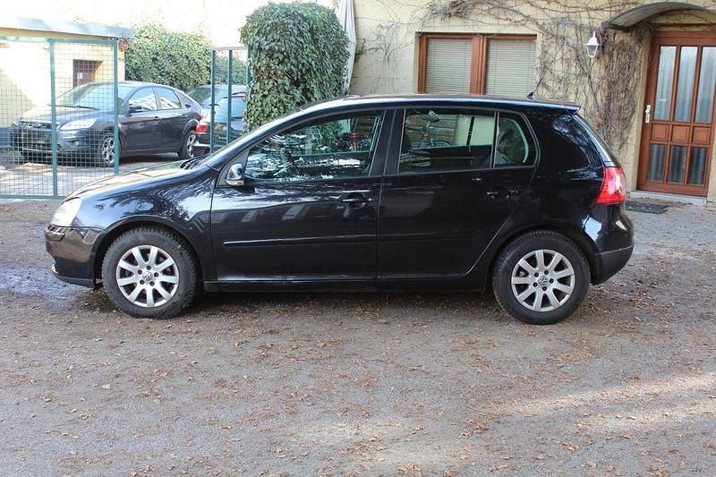 Gebraucht VW Golf V Comfortline 102 PS (75 kW) 2005 Schwarz Kleinwagen