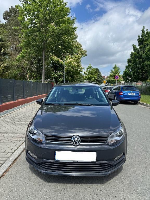 Grau Gebraucht 2017 VW Polo Comfortline Kleinwagen | 7.399 € (Superpreis) - Bild 1/4