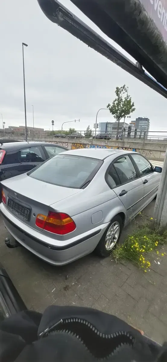 Gebraucht BMW 316 116 PS (85 kW) 2004 Silber Limousine