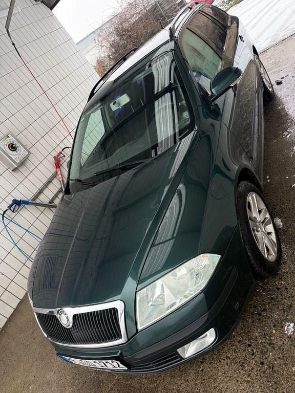 Gebraucht Skoda Octavia Classic 105 PS (77 kW) 2007 Grün Kombi