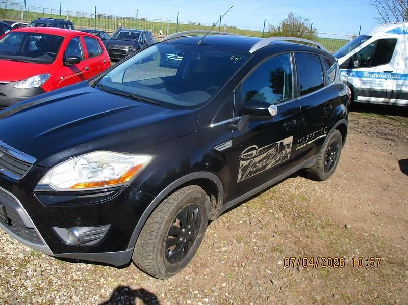 Gebraucht Ford Kuga Titanium 136 PS (100 kW) 2009 Pantherschwarz metallic SUV